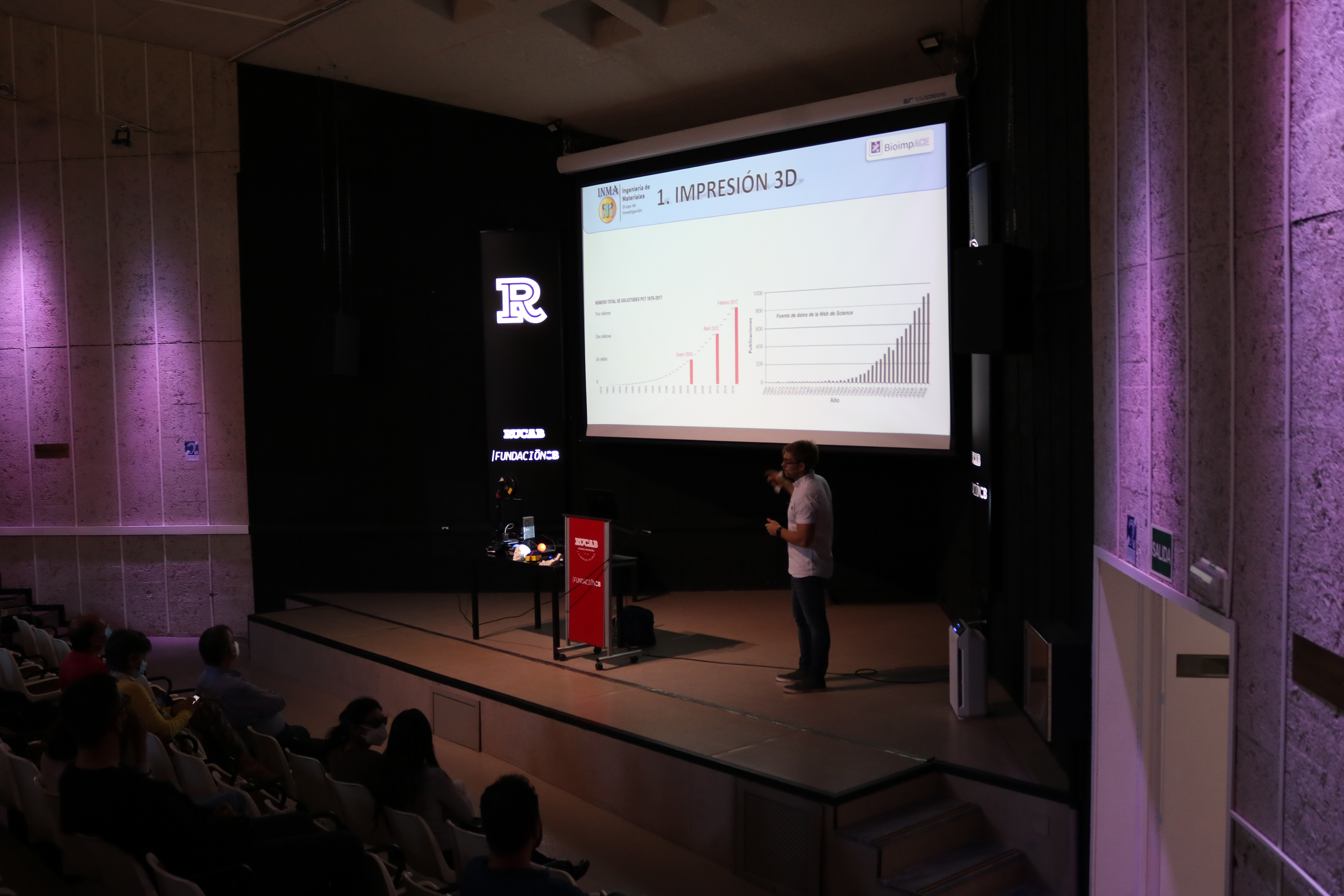 La Universidad de Extremadura realizó una charla en la Residencia Universitaria de Fundación CB (Rucab) de Badajoz sobre “Mundo 3D”